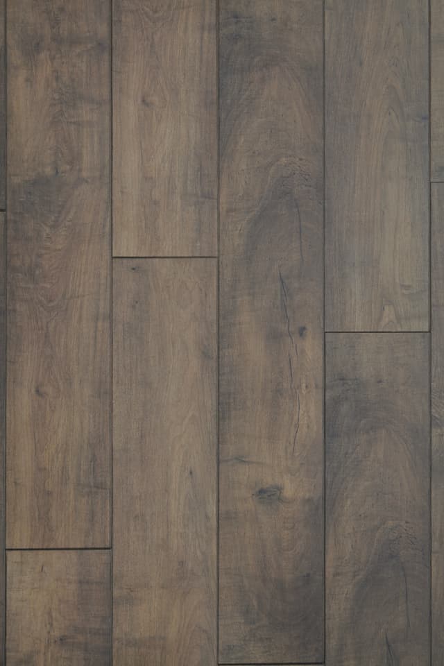 Laminate Restoration Collection® Woodland Maple Acorn 28003L