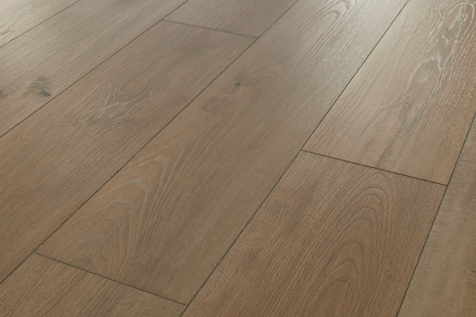 Laminate Restoration Collection® Anthology Tannin 28602 Angle 