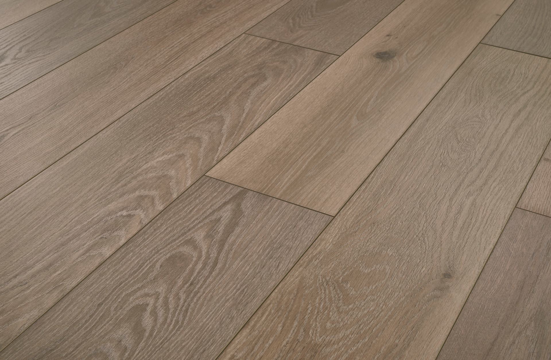 Laminate Restoration Collection® Haven Toast 28611 | Mannington