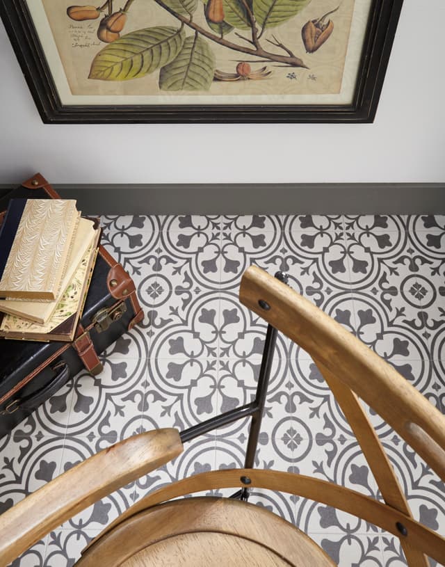 Luxury Vinyl Sheet Silver Deco Wrought Iron 080390