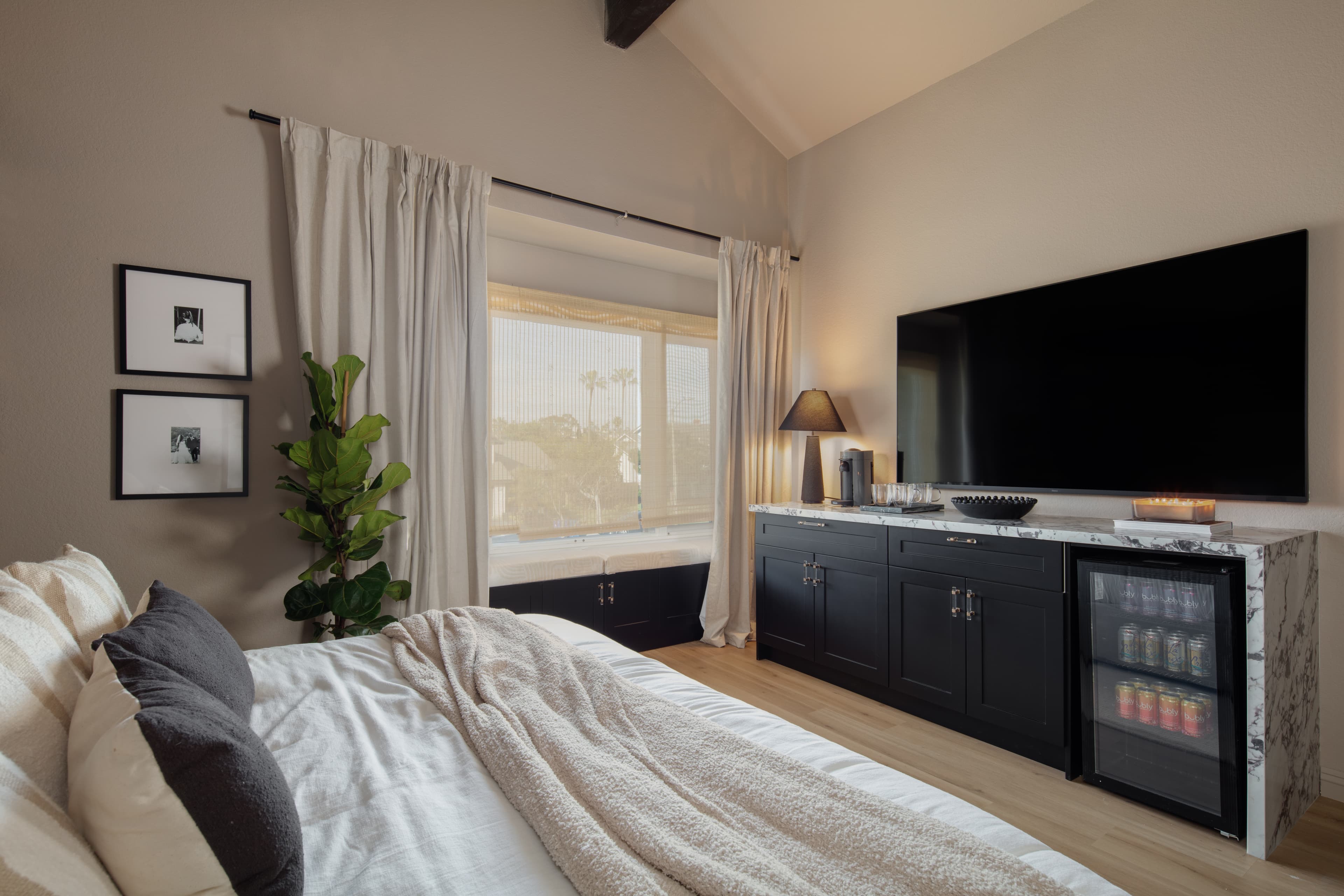HR - E3 - Swiss Oak Almond - Horizontal