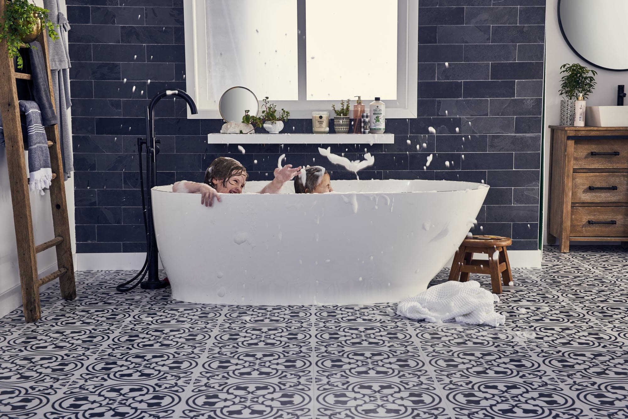 Blog Post Why-Choose-Waterproof-Vinyl-Plank-Flooring Image